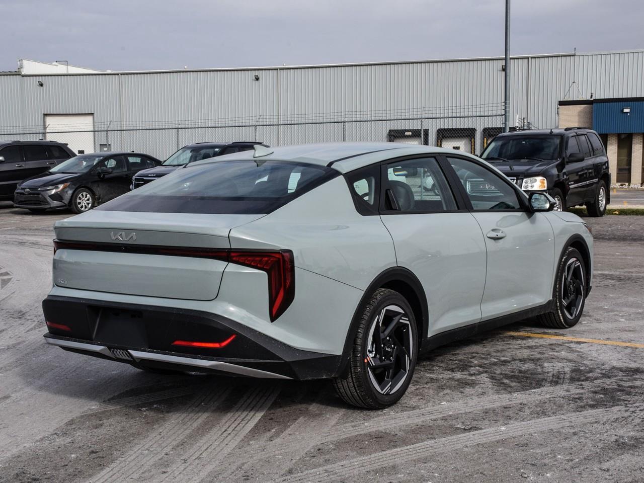 2025 Kia K4 EX Photo