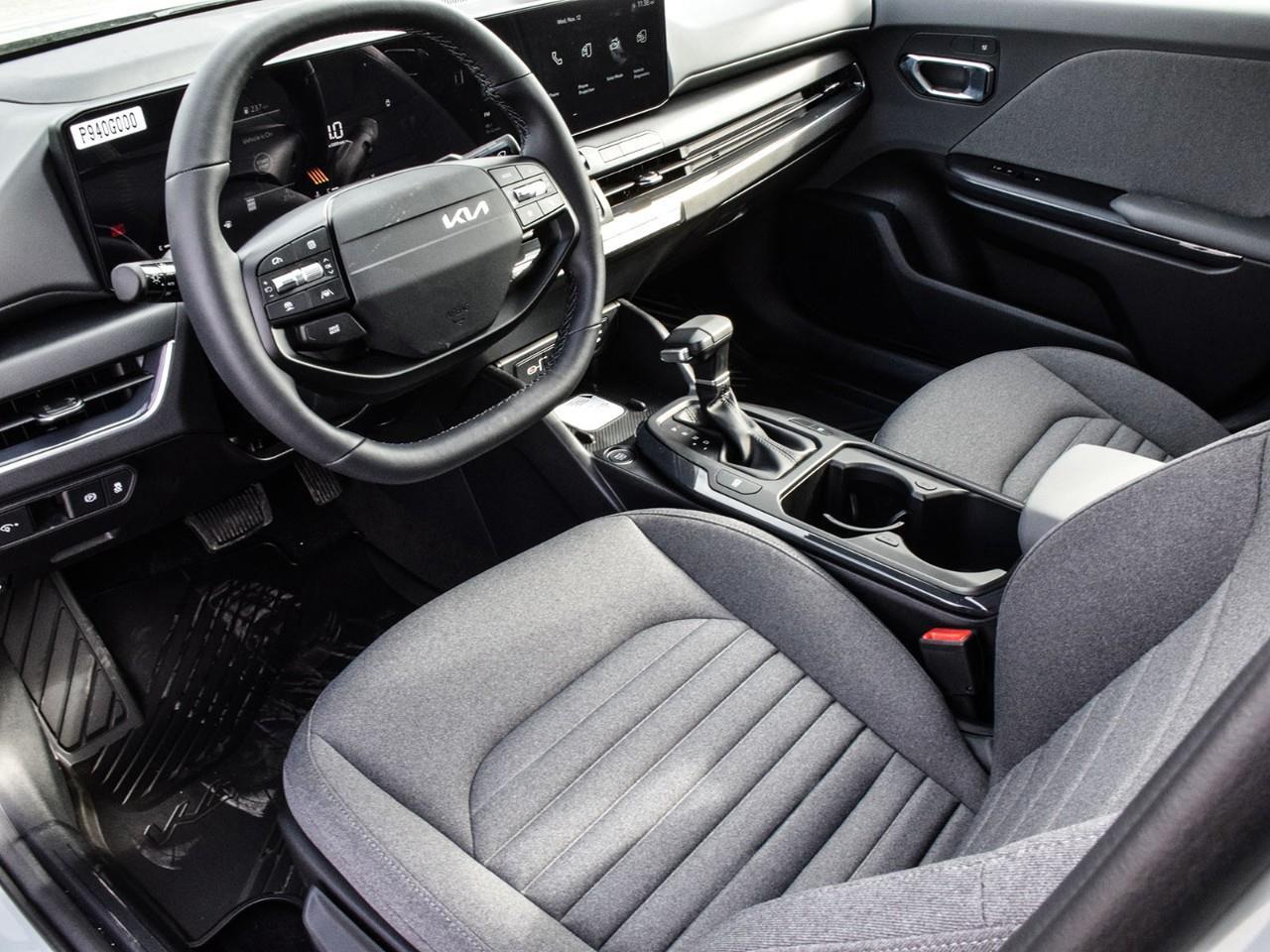 2025 Kia K4 EX Photo