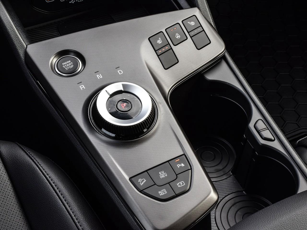 2026 Kia Sportage Plug-In Hybrid EX Photo