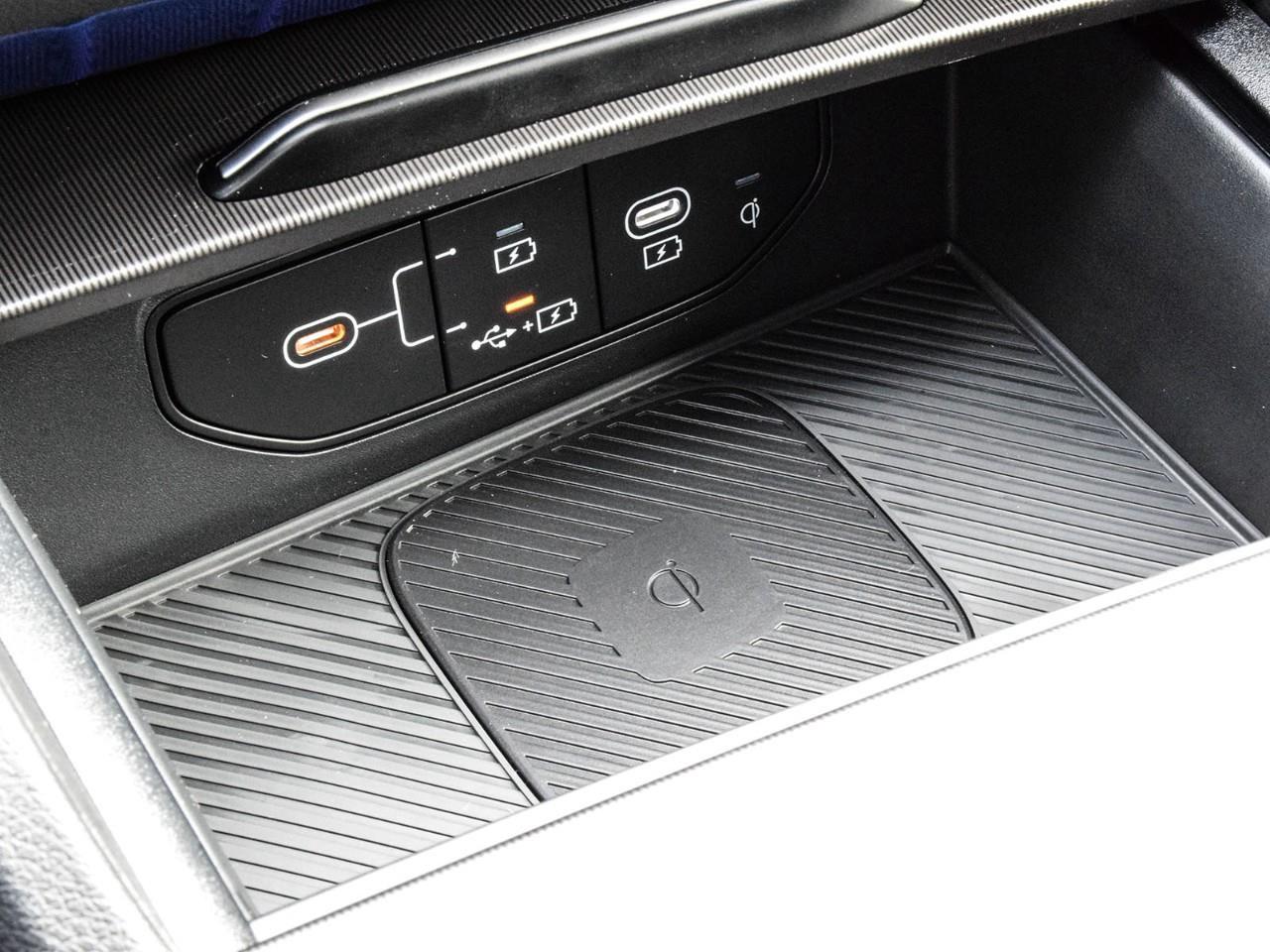 2026 Kia Sportage Plug-In Hybrid EX Photo