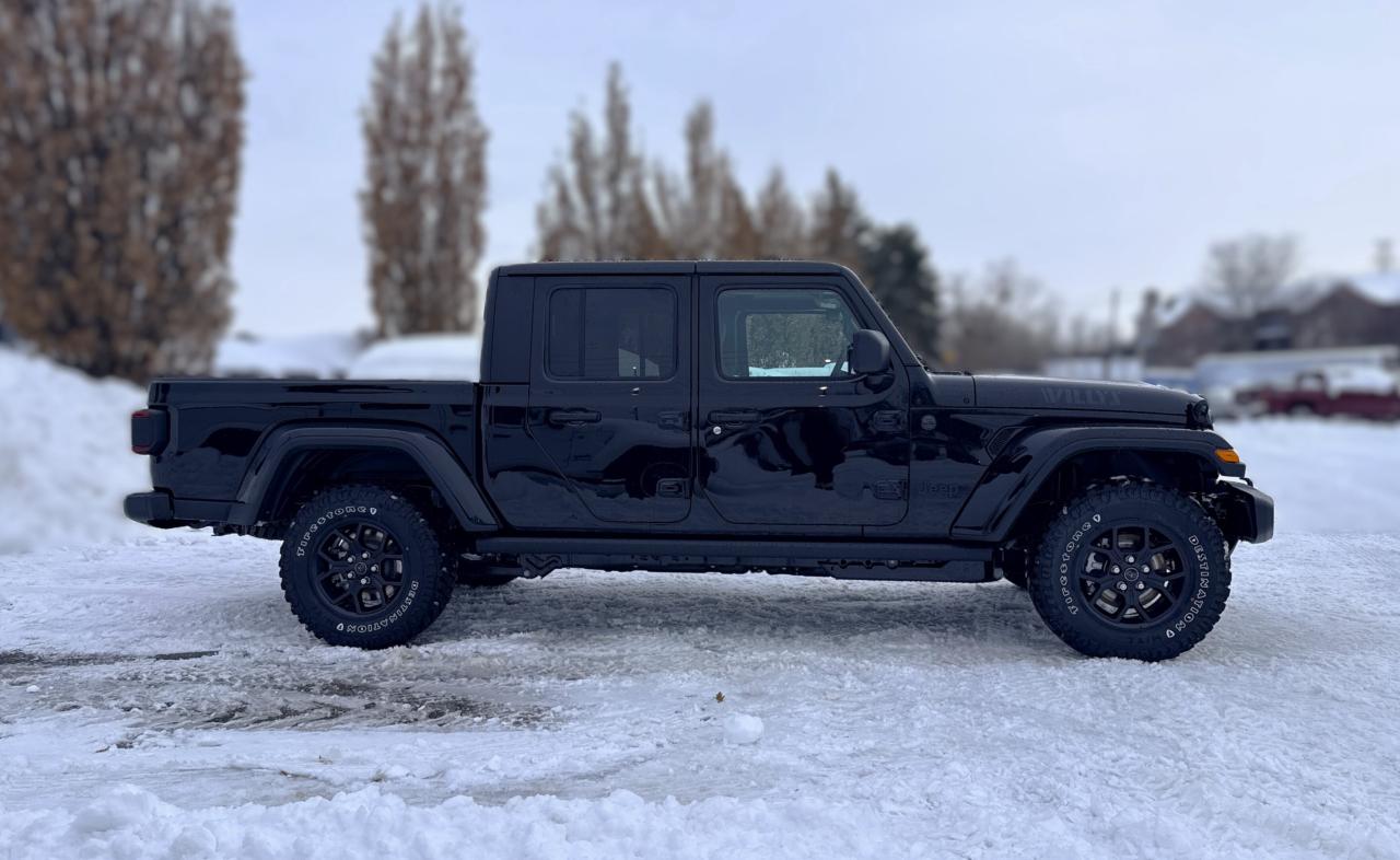 2026 Jeep Gladiator Willys 4x4 Photo