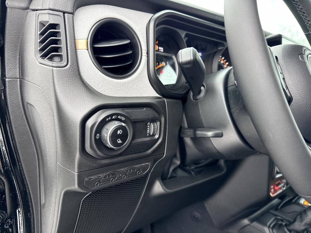 2026 Jeep Gladiator Willys 4x4 Photo