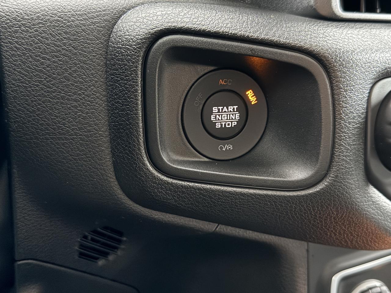 2026 Jeep Gladiator Willys 4x4 Photo