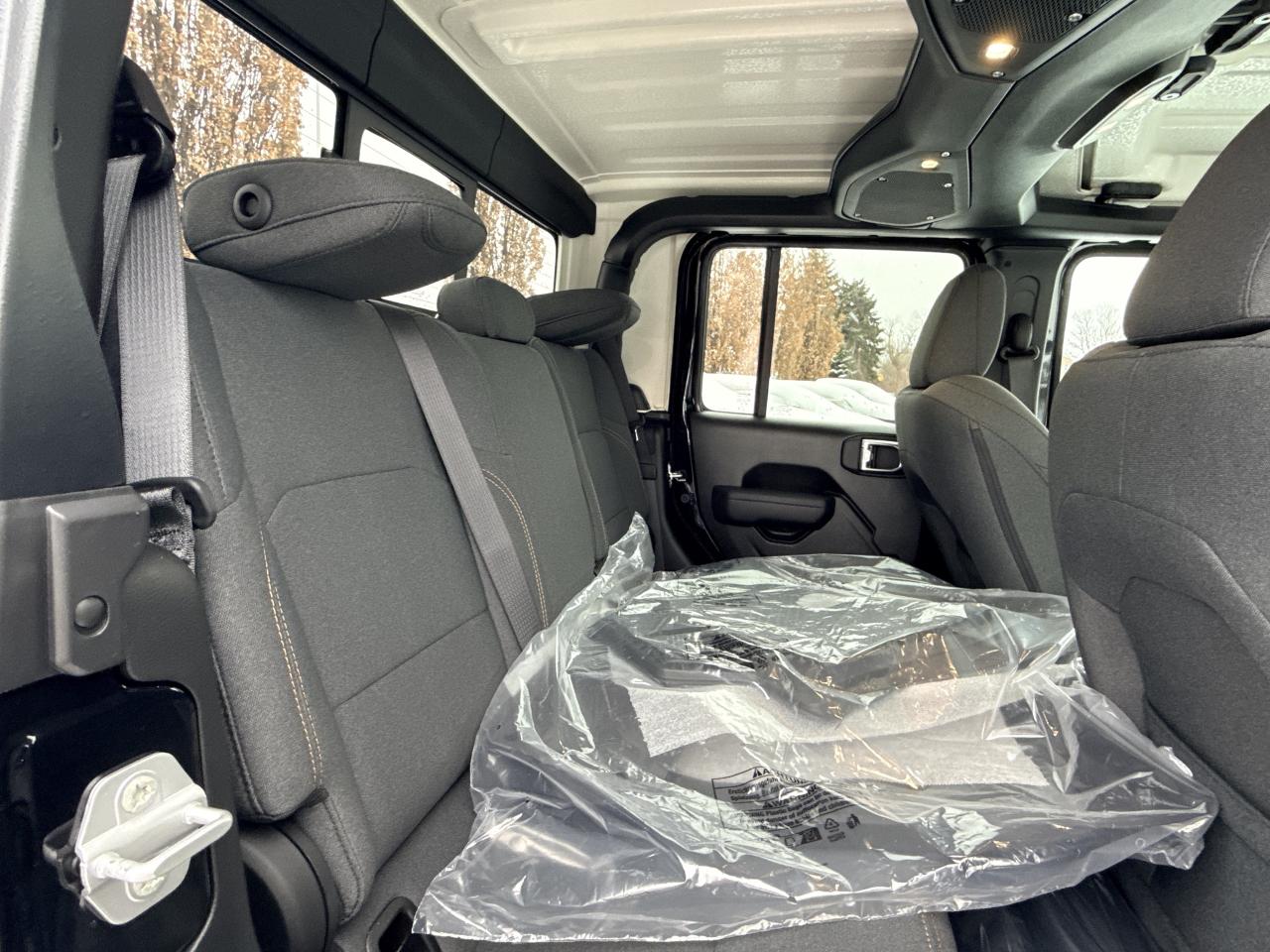 2026 Jeep Gladiator Willys 4x4 Photo