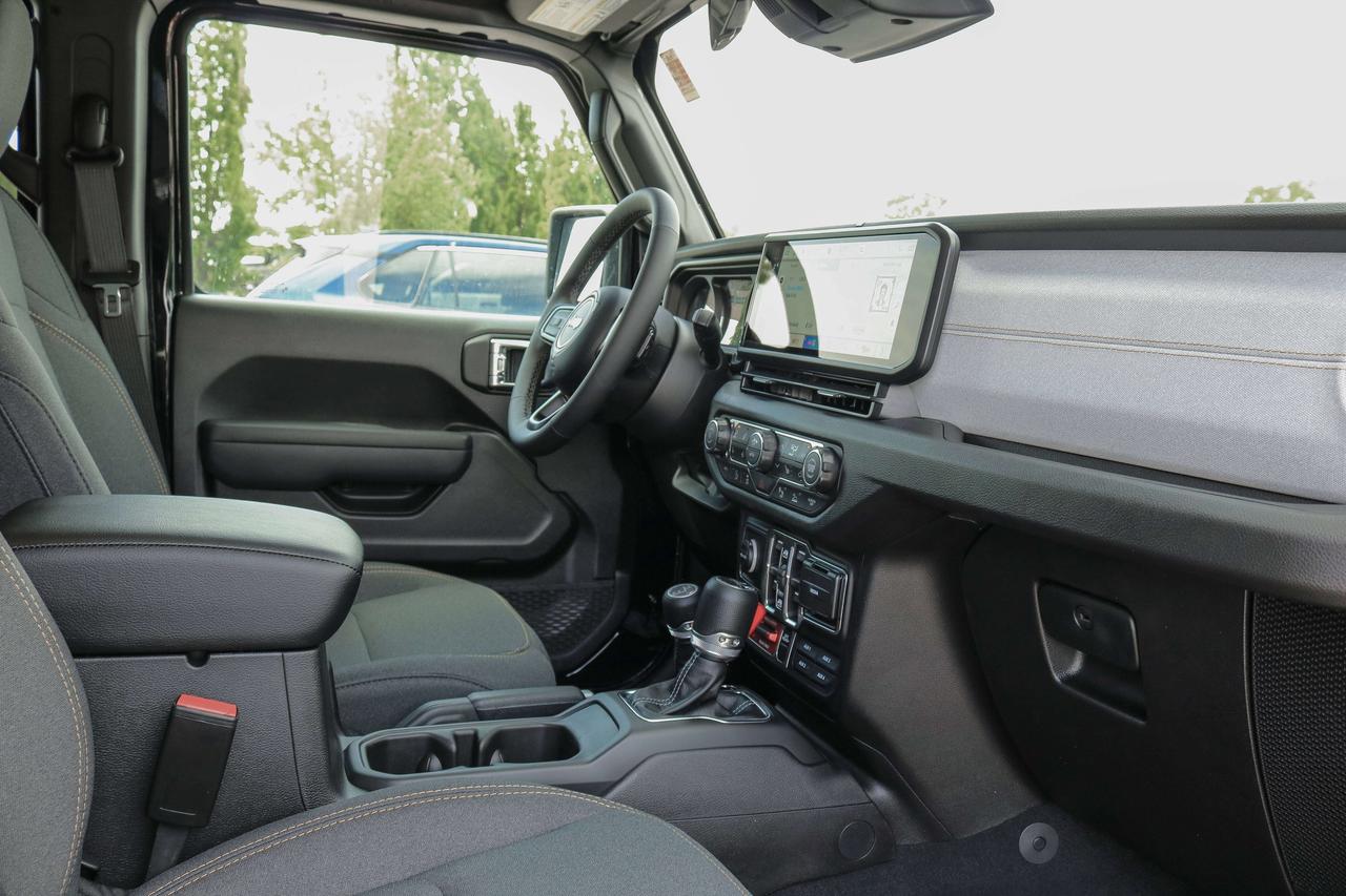 2026 Jeep Gladiator Willys 4x4 Photo