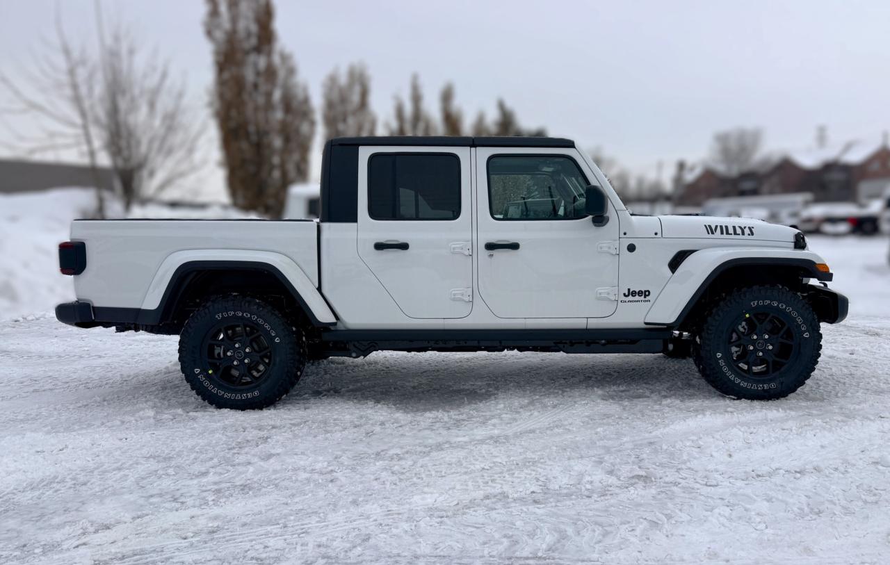 2026 Jeep Gladiator Willys 4x4 Photo