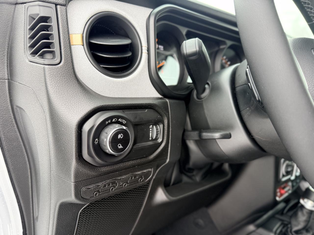 2026 Jeep Gladiator Willys 4x4 Photo