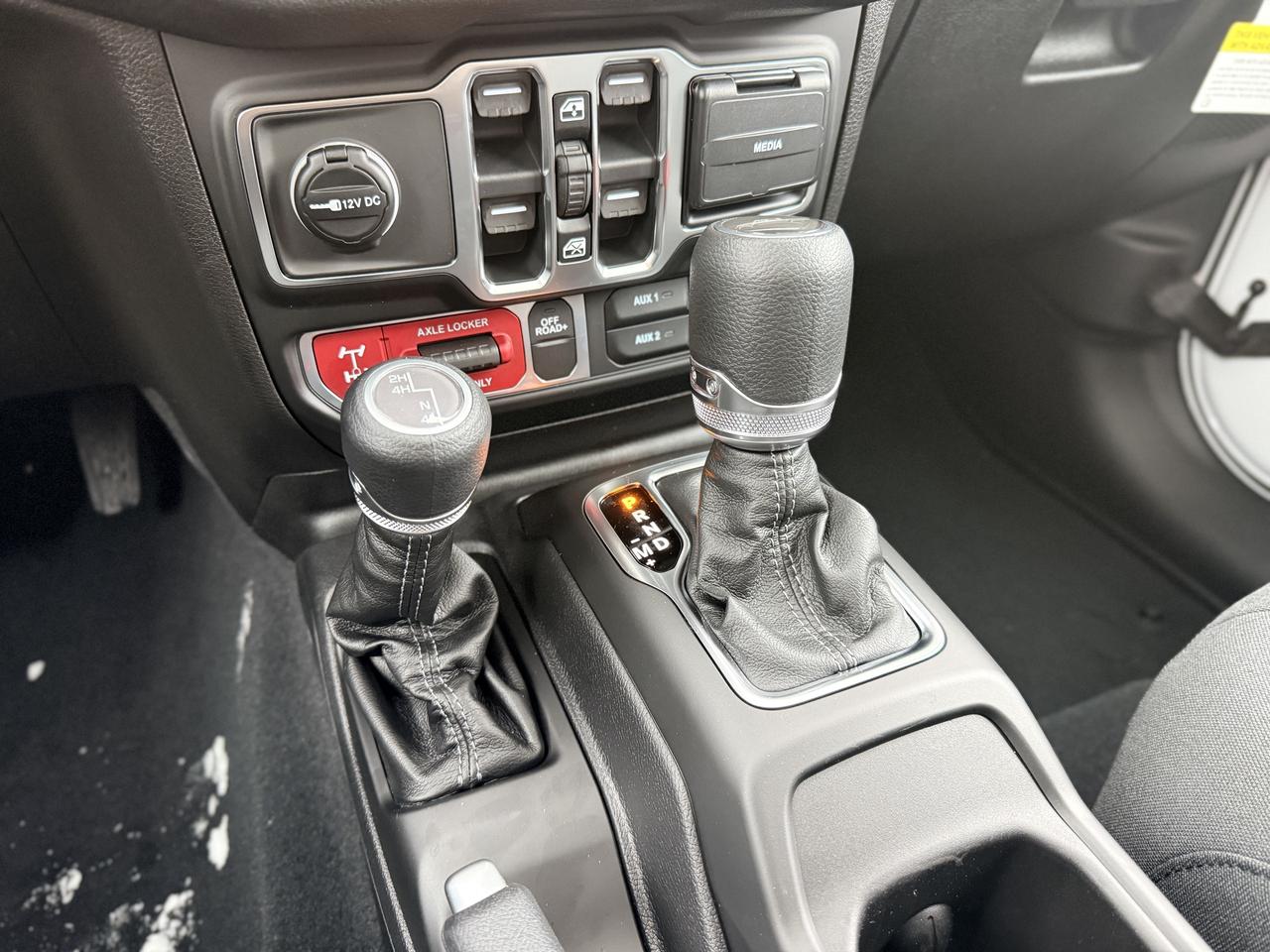 2026 Jeep Gladiator Willys 4x4 Photo