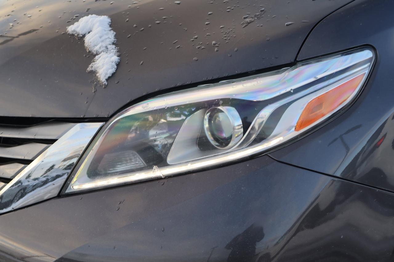2017 Toyota Sienna XLE | | Moonroof | Photo