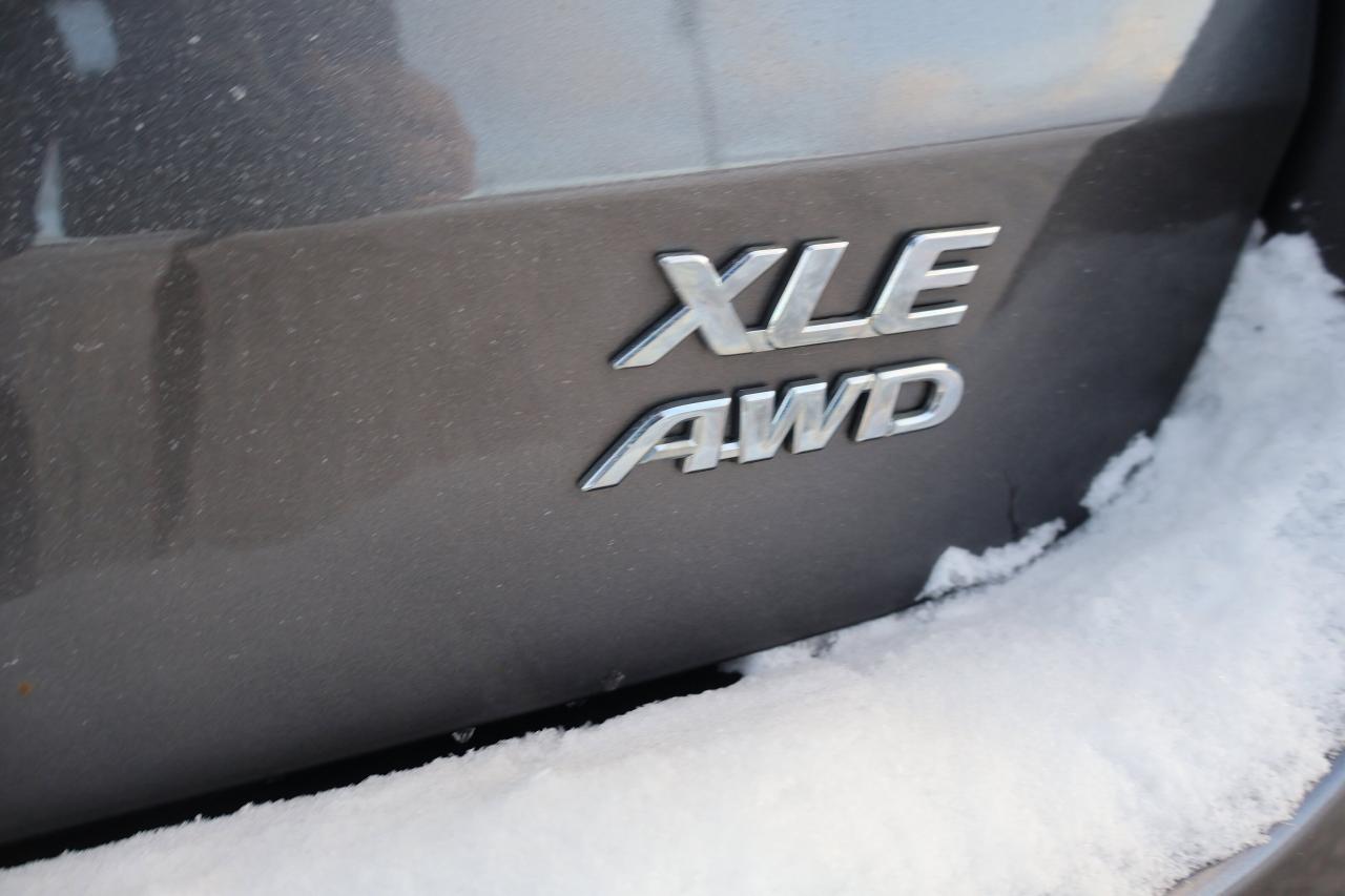 2017 Toyota Sienna XLE | | Moonroof | Photo