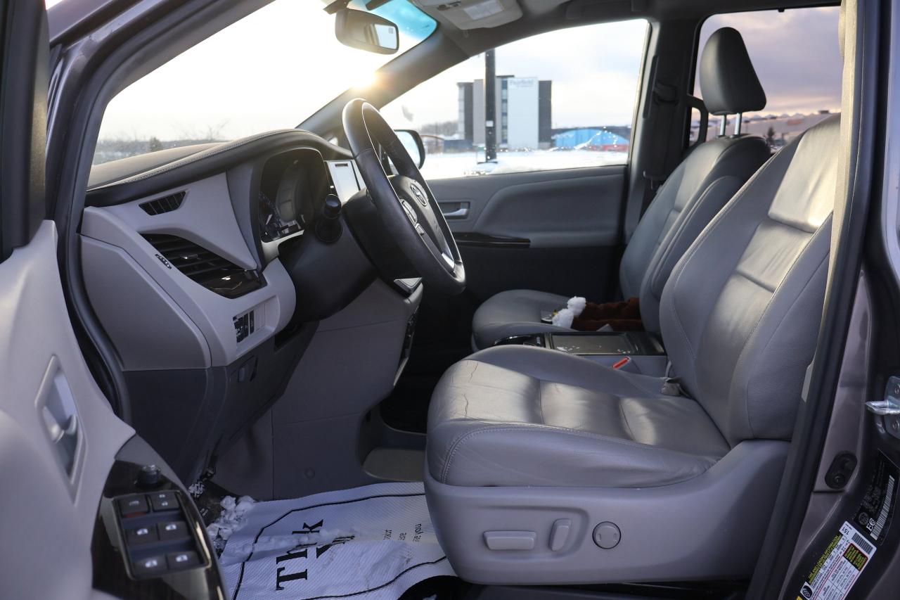 2017 Toyota Sienna XLE | | Moonroof | Photo