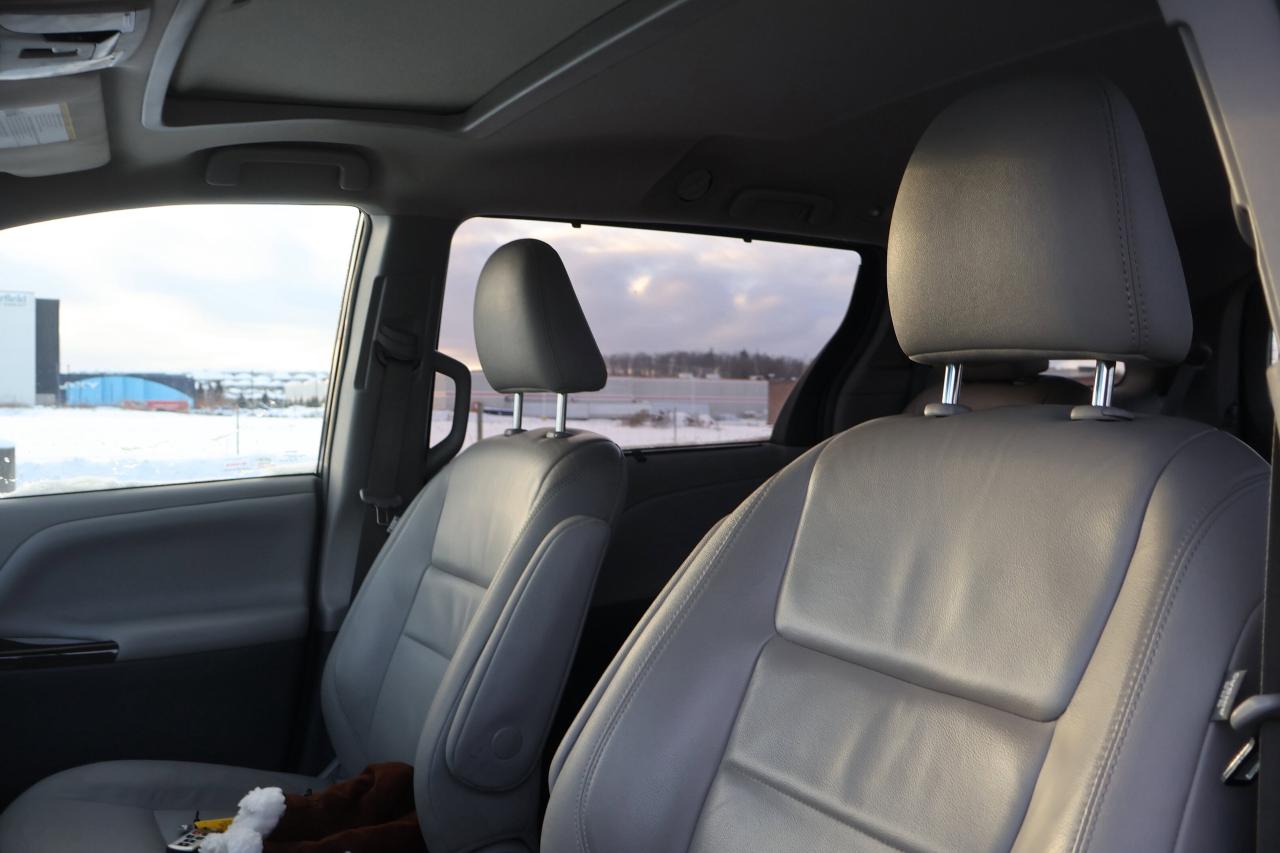 2017 Toyota Sienna XLE | | Moonroof | Photo