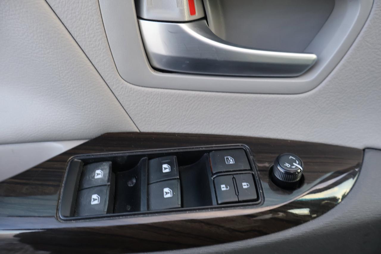 2017 Toyota Sienna XLE | | Moonroof | Photo