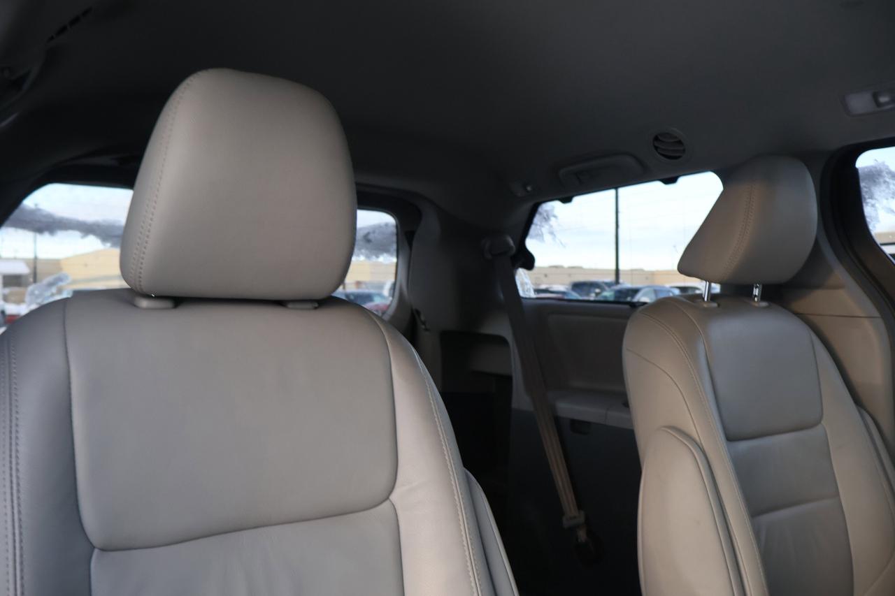 2017 Toyota Sienna XLE | | Moonroof | Photo