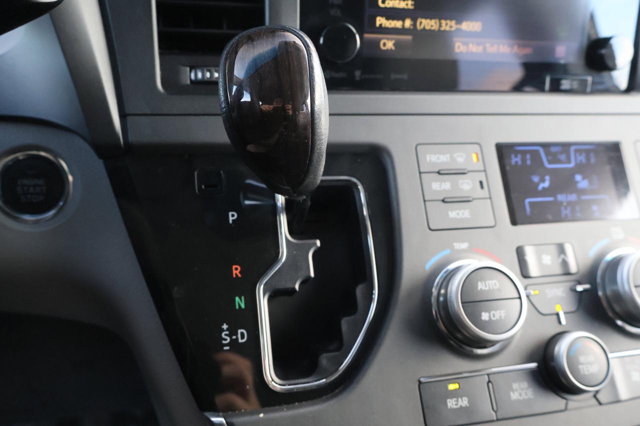 2017 Toyota Sienna XLE | | Moonroof | Photo