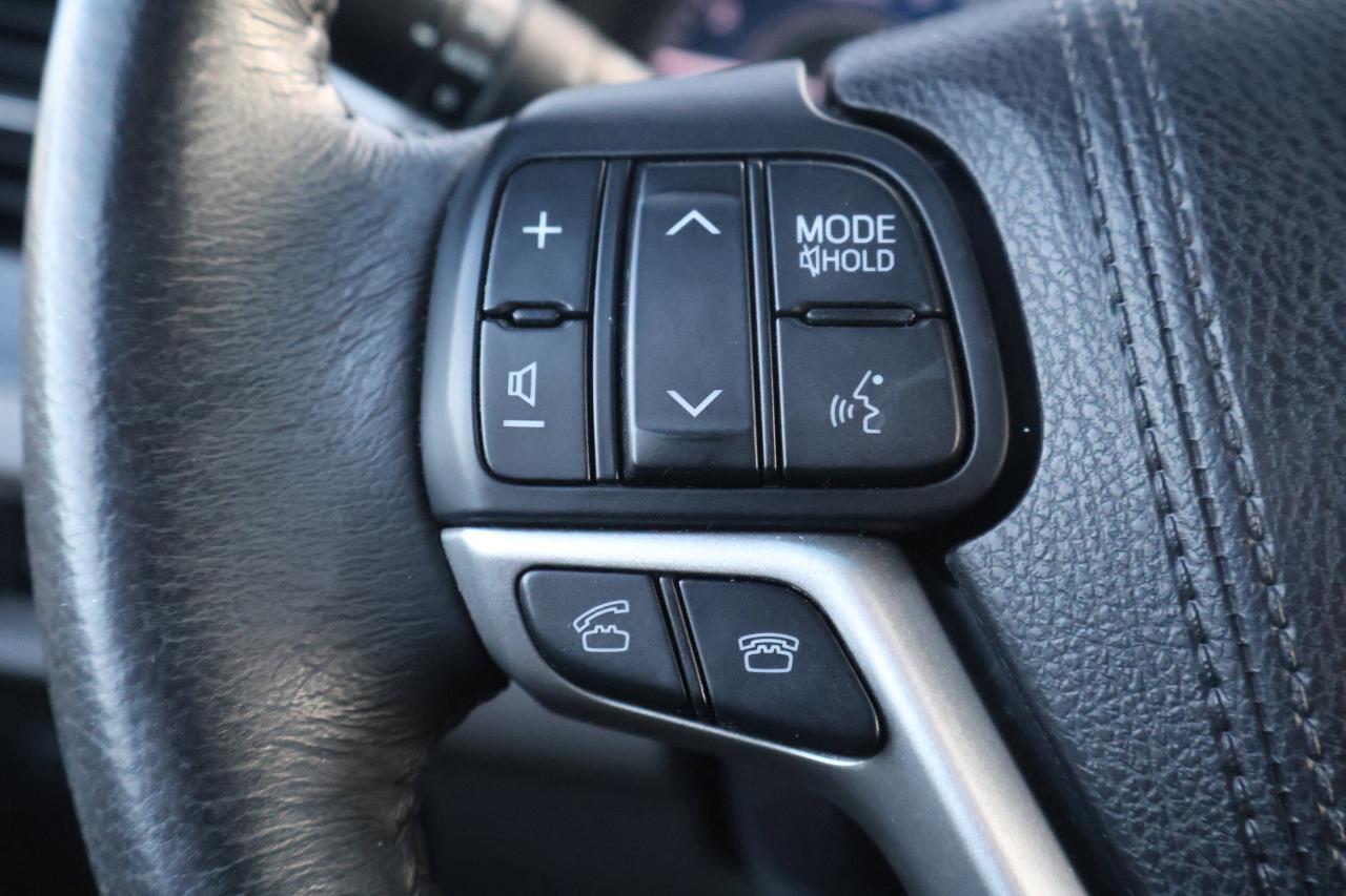 2017 Toyota Sienna XLE | | Moonroof | Photo