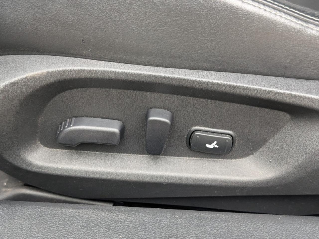 2017 Infiniti Q60 3.0t  **3.0L V6 - SUNROOF** Photo