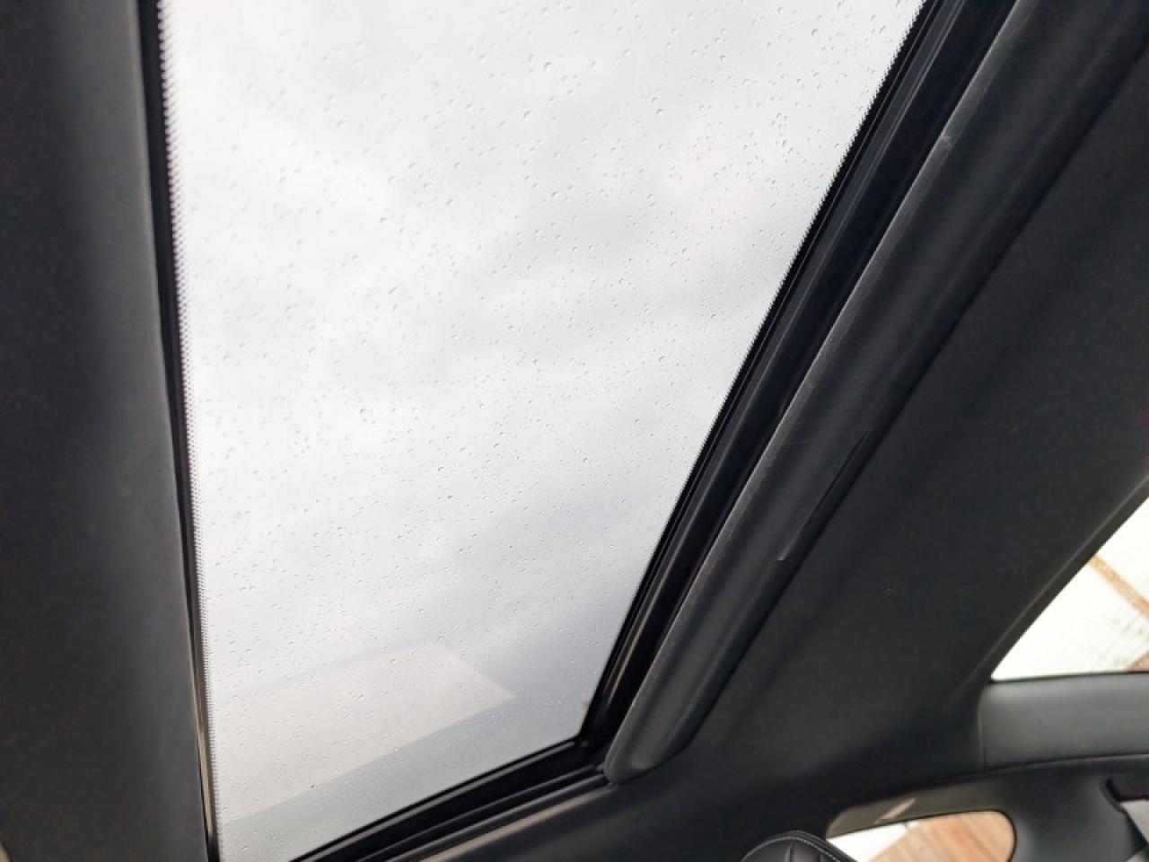 2017 Infiniti Q60 3.0t  **3.0L V6 - SUNROOF** Photo