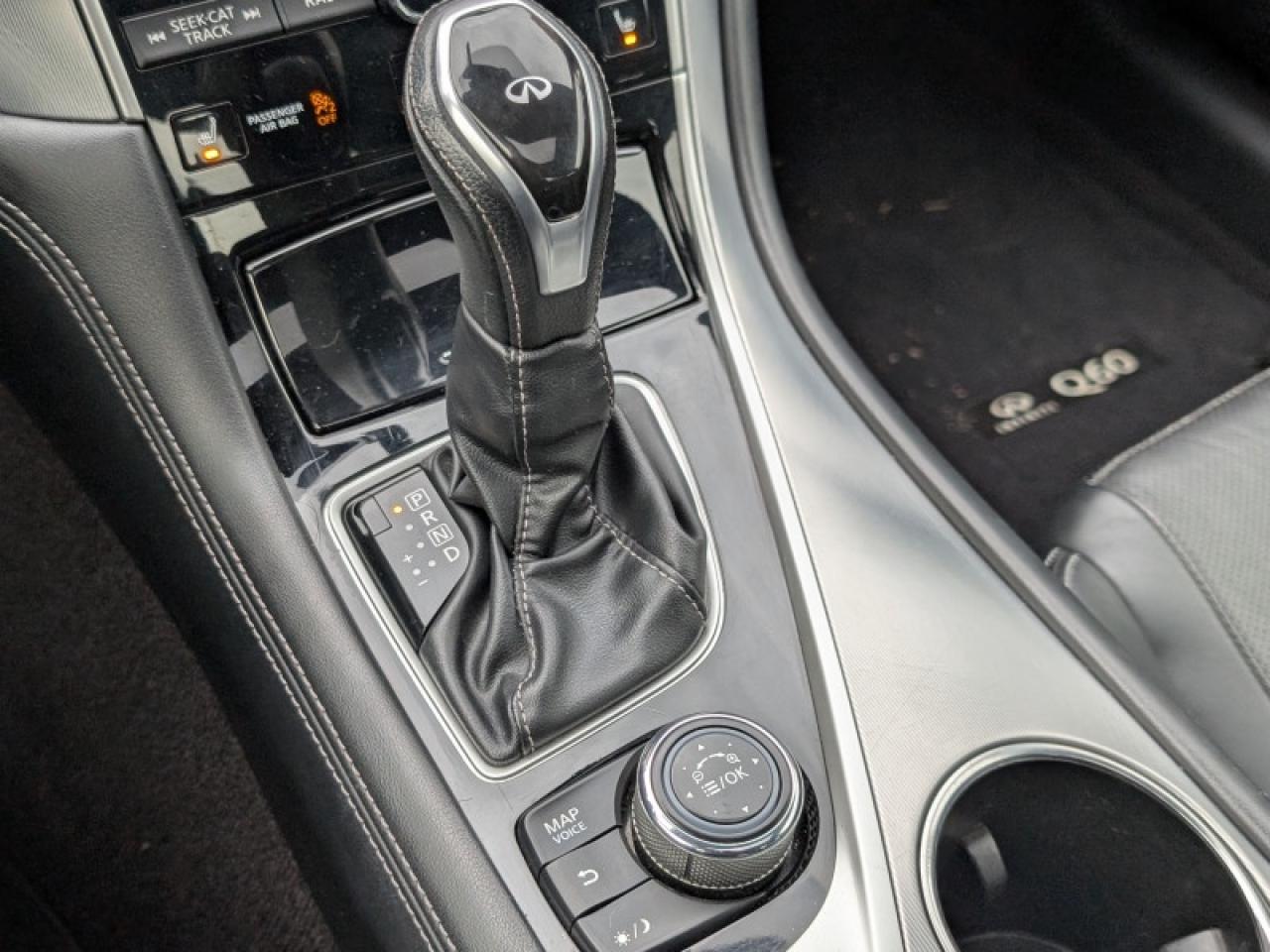 2017 Infiniti Q60 3.0t  **3.0L V6 - SUNROOF** Photo