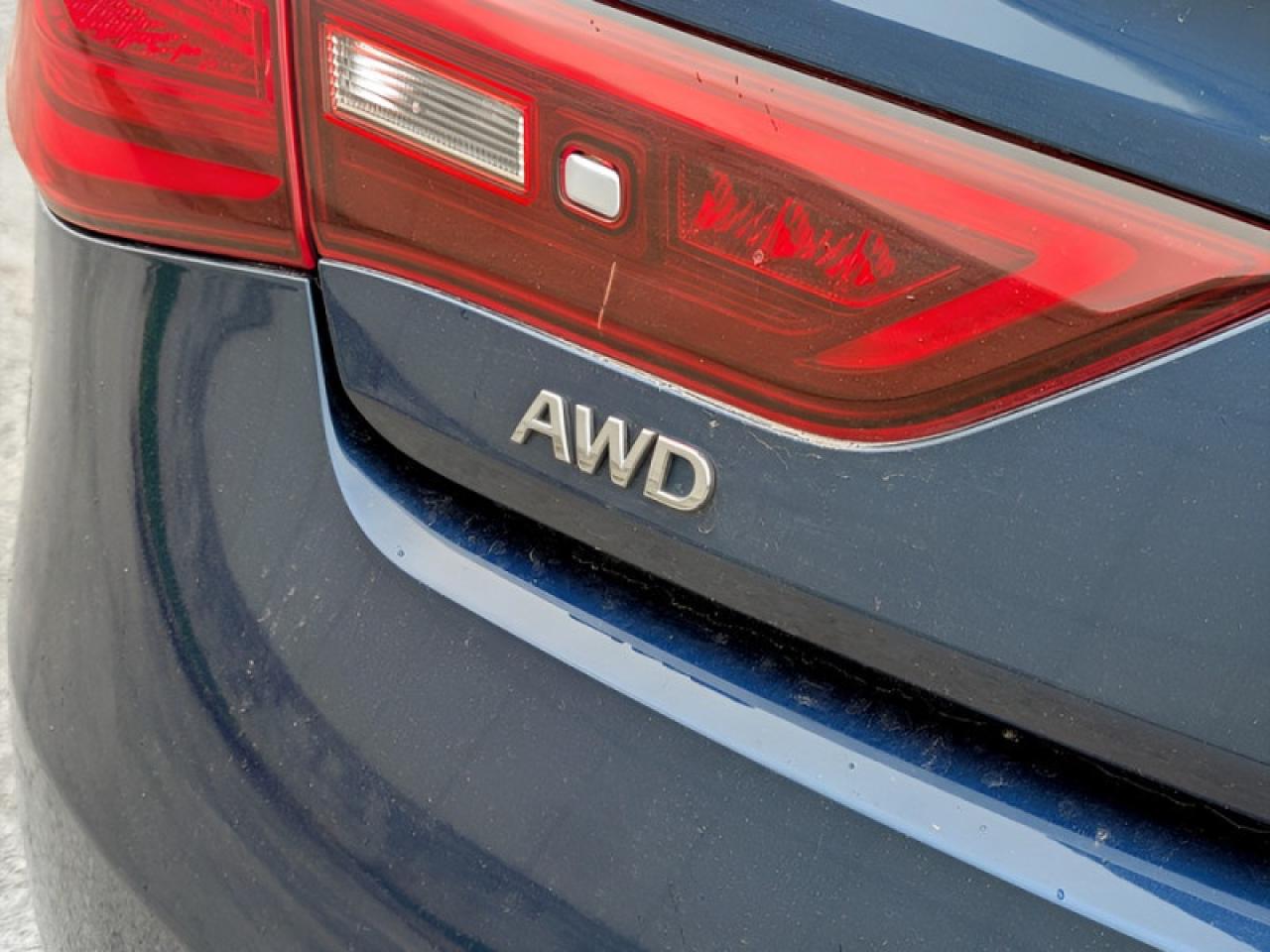 2017 Infiniti Q60 3.0t  **3.0L V6 - SUNROOF** Photo