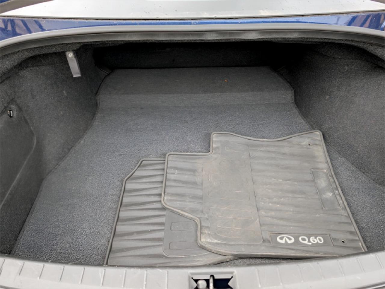 2017 Infiniti Q60 3.0t  **3.0L V6 - SUNROOF** Photo