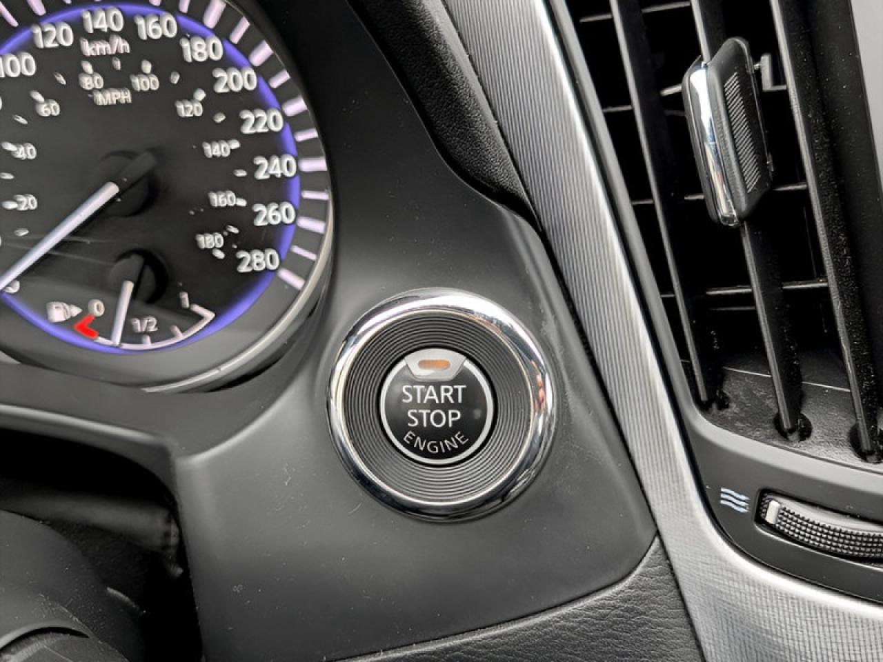 2017 Infiniti Q60 3.0t  **3.0L V6 - SUNROOF** Photo