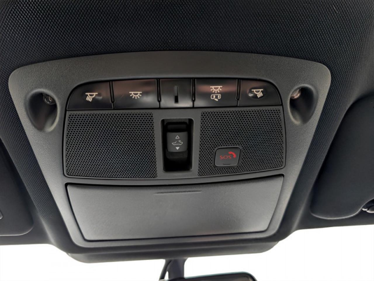 2017 Infiniti Q60 3.0t  **3.0L V6 - SUNROOF** Photo