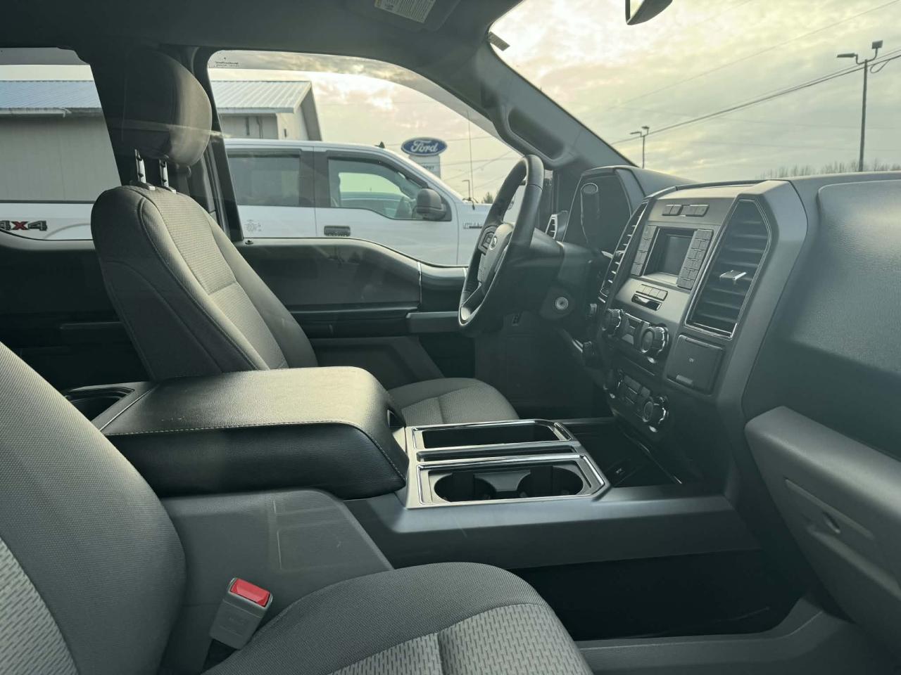 2018 Ford F-150 XLT Photo2