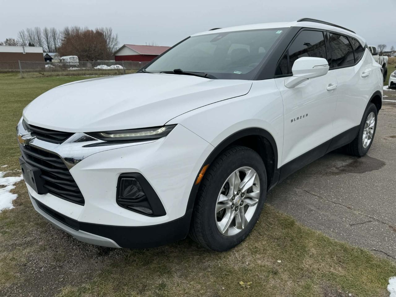 <p>Included a Premium Care Warranty of 6 months or 10 000 kms, whichever comes first.</p><p> </p><p> </p>