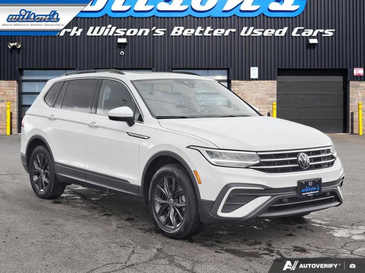 2024 Volkswagen Tiguan Comfortline AWD | Panoramic Sunroof | Leather | Heated Seats | CarPlay + Android | Rear Cam & More ! Photo