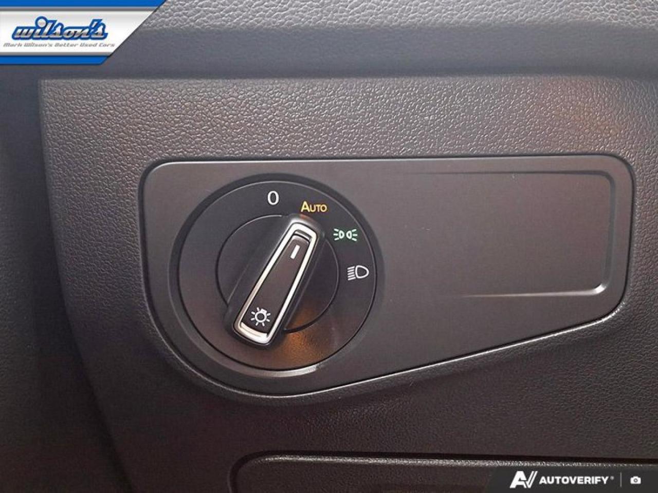 2024 Volkswagen Tiguan Comfortline AWD | Panoramic Sunroof | Leather | Heated Seats | CarPlay + Android | Rear Cam & More ! Photo