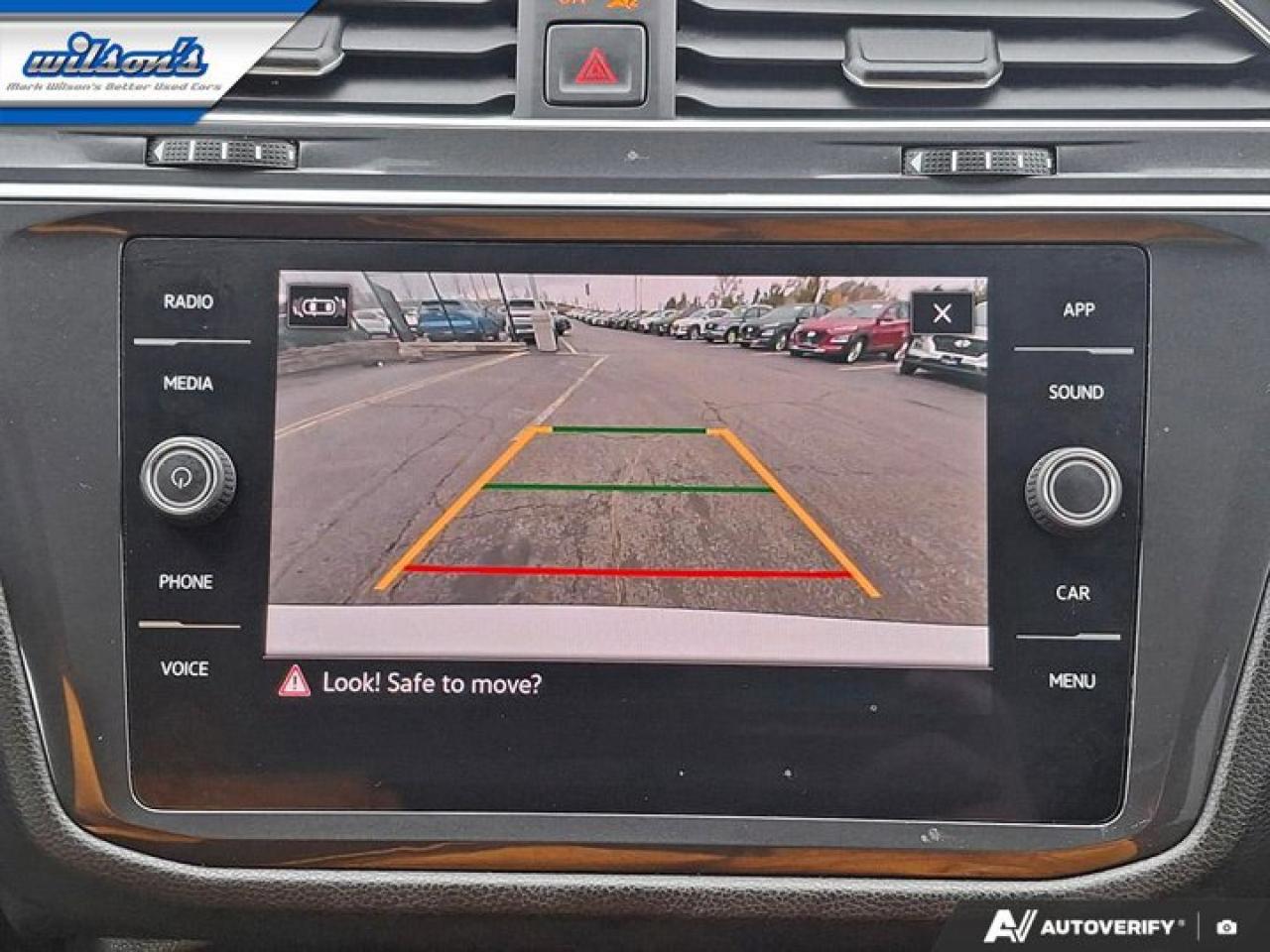 2024 Volkswagen Tiguan Comfortline AWD | Panoramic Sunroof | Leather | Heated Seats | CarPlay + Android | Rear Cam & More ! Photo