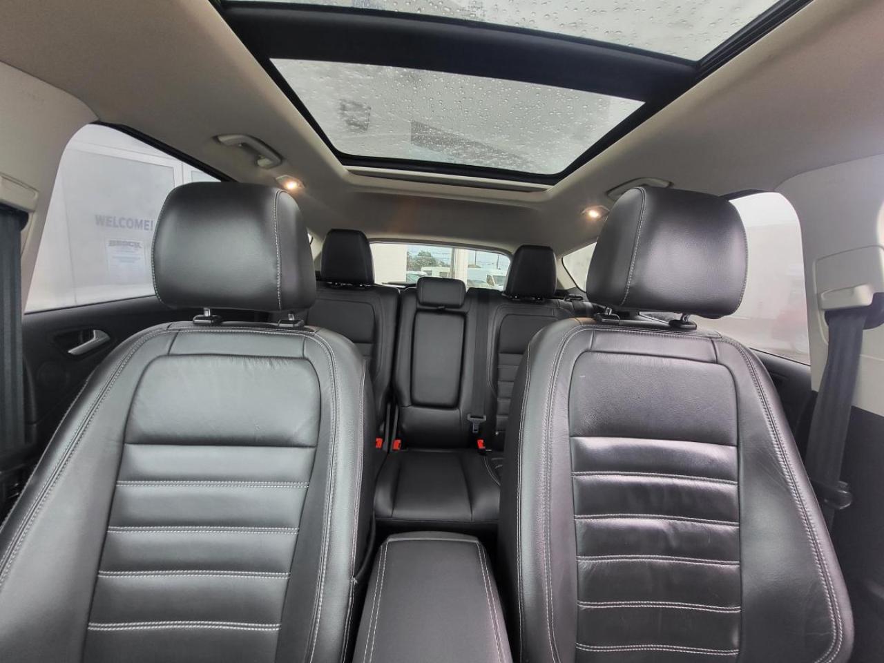 2017 Ford Escape 4WD 4DR TITANIUM Photo2