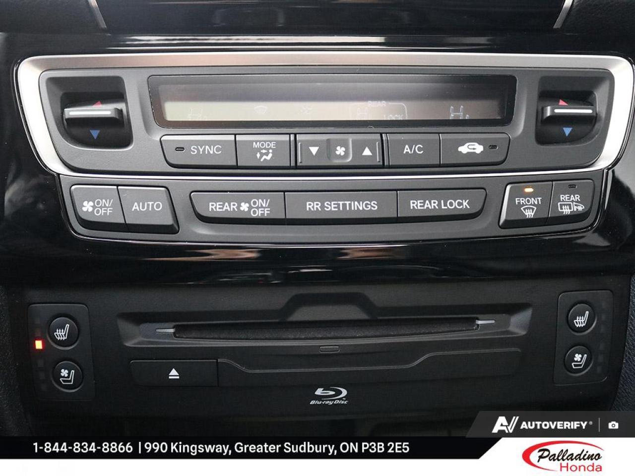 2022 Honda Pilot Touring 7-Passenger Photo