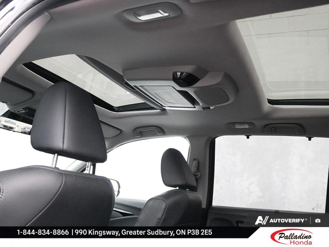 2022 Honda Pilot Touring 7-Passenger Photo