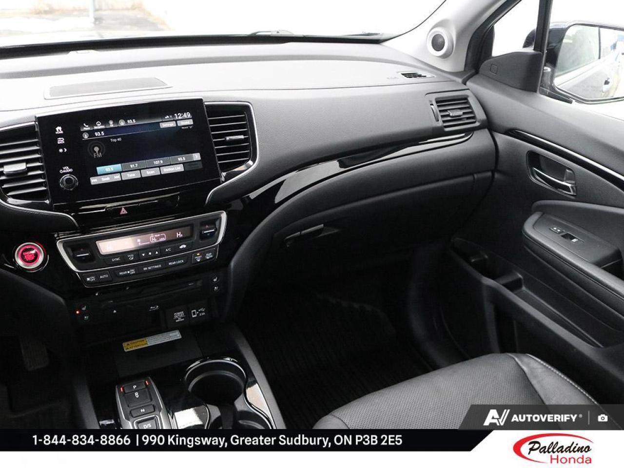 2022 Honda Pilot Touring 7-Passenger Photo