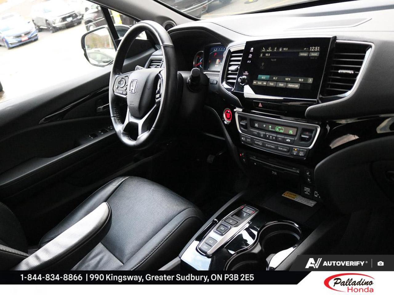 2022 Honda Pilot Touring 7-Passenger Photo