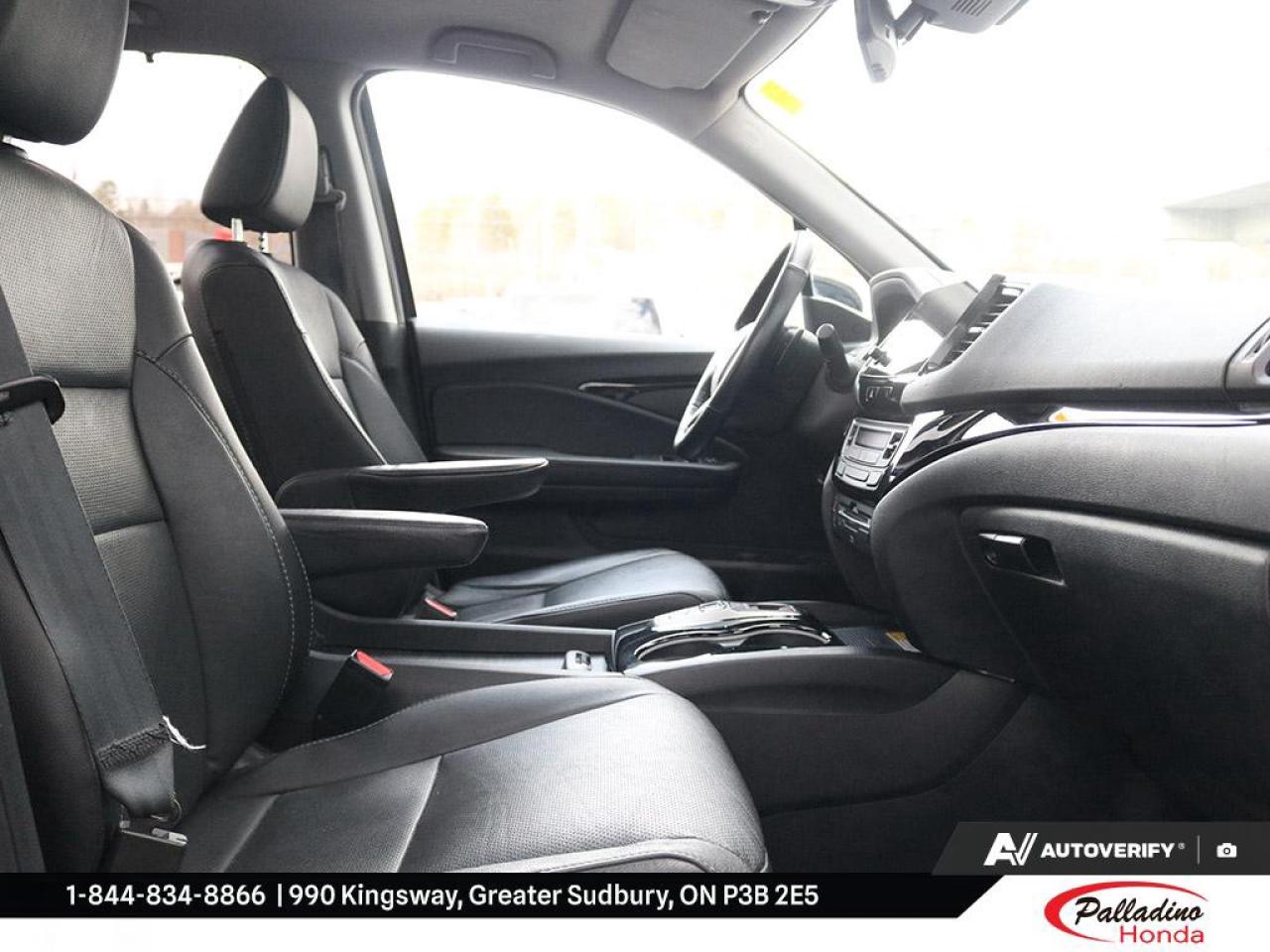 2022 Honda Pilot Touring 7-Passenger Photo