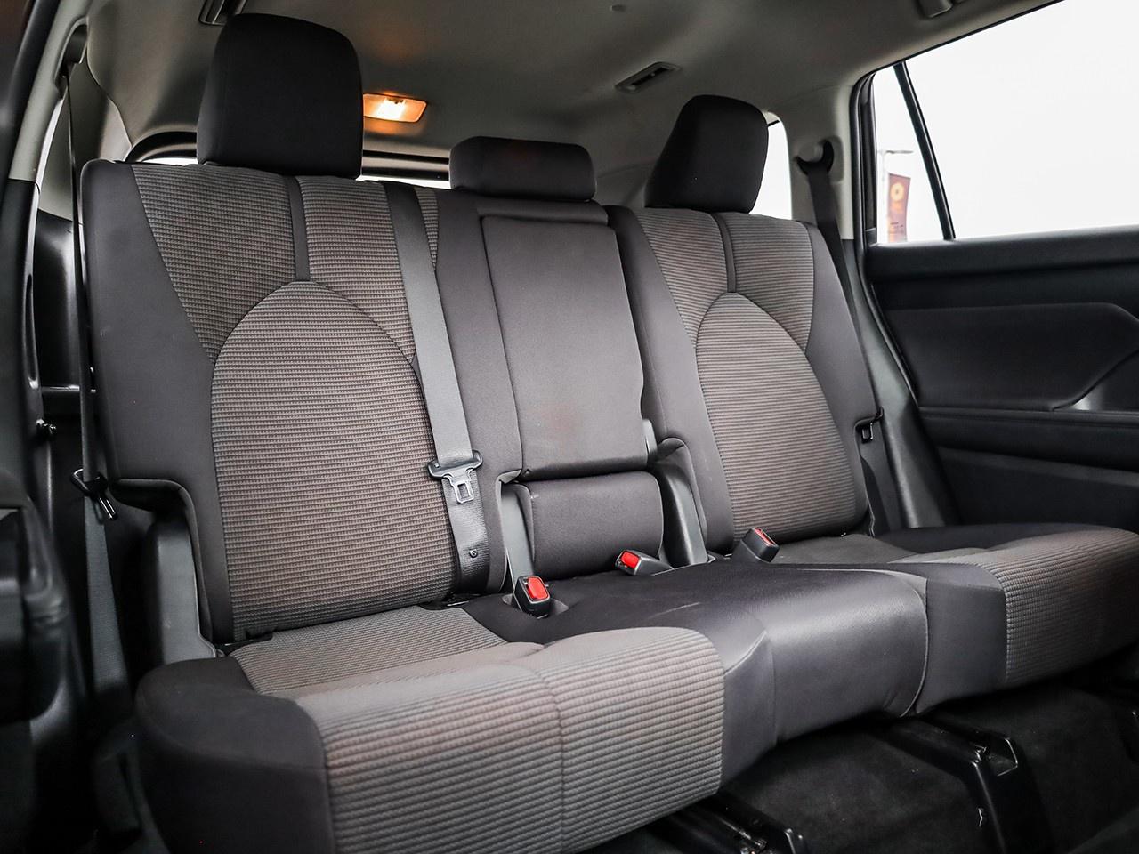 2023 Toyota Highlander LE Photo