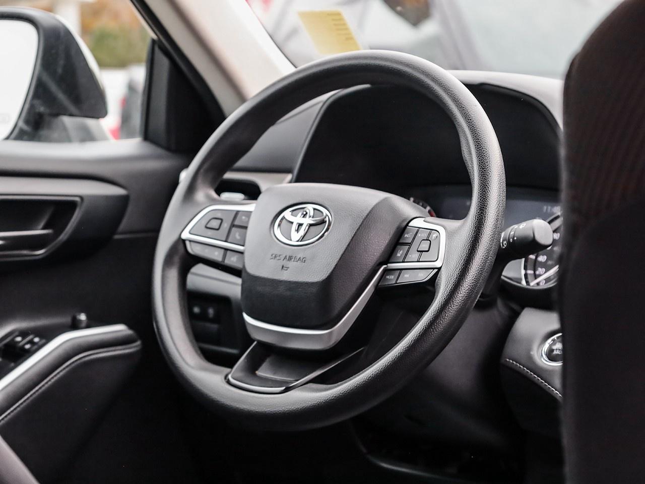 2023 Toyota Highlander LE Photo