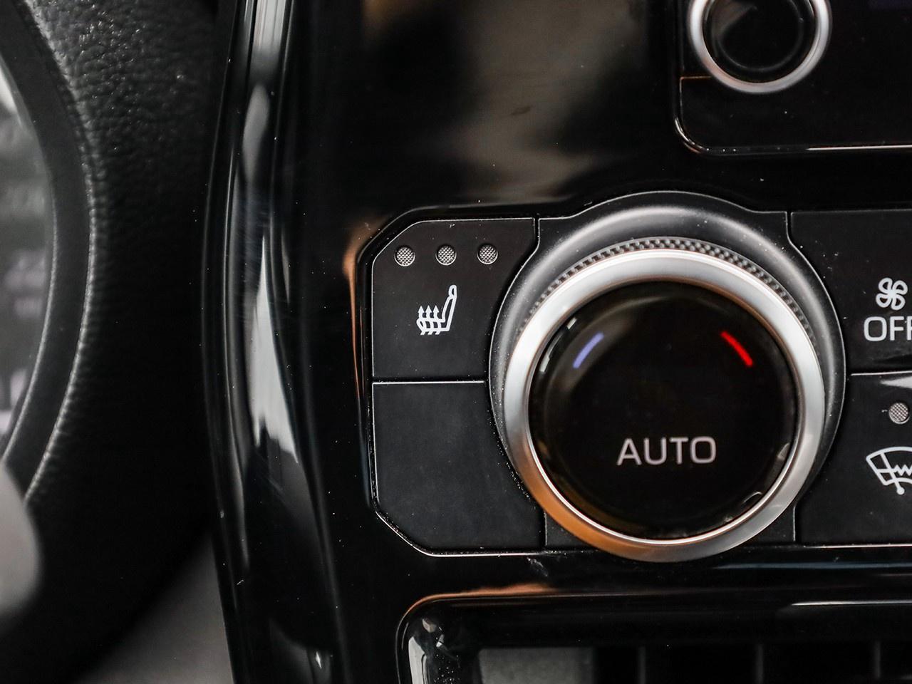 2023 Toyota Highlander LE Photo