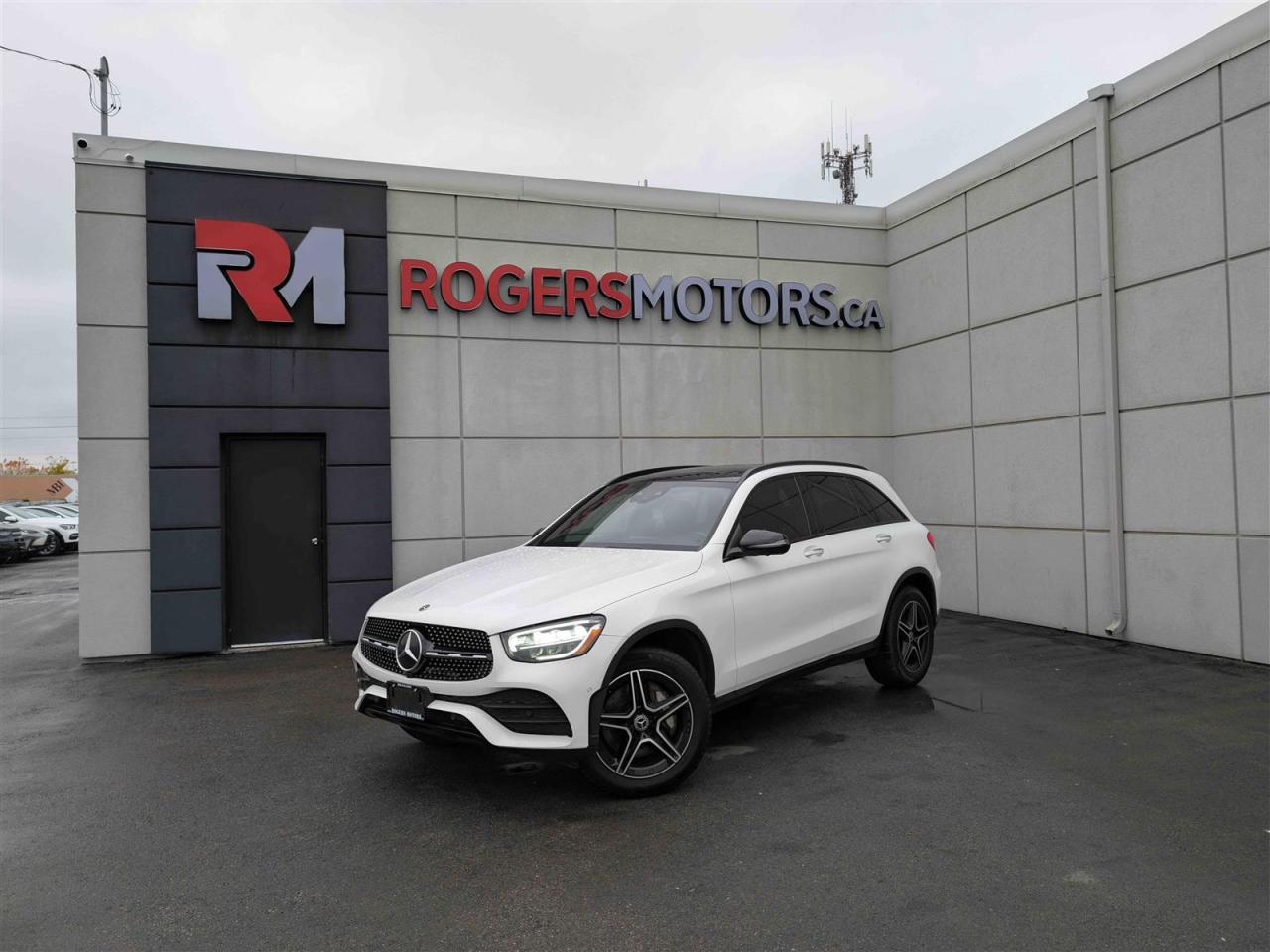 Used 2020 Mercedes-Benz GLC 300 4MATIC - NAVI - PANO ROOF - 360 CAMERA for sale in Oakville, ON