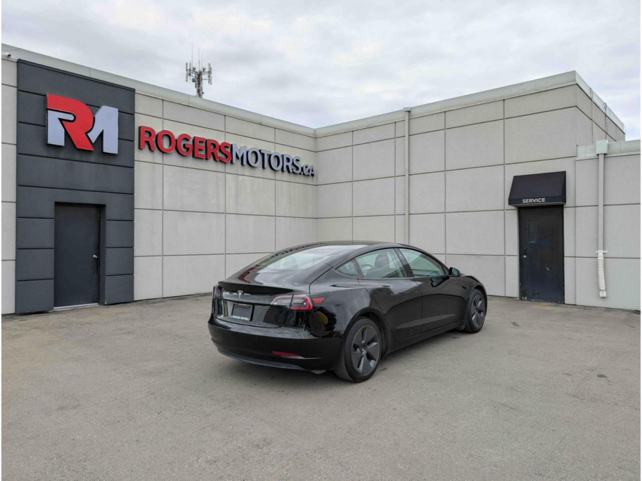 2021 Tesla Model 3 STANDARD RANGE PLUS Photo4