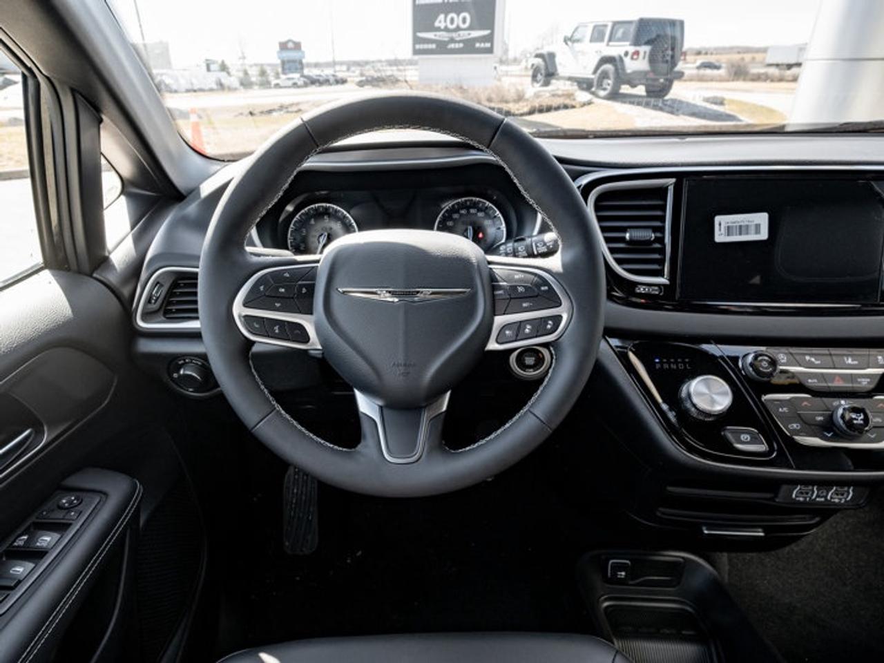 2026 Dodge Grand Caravan SXT Photo2