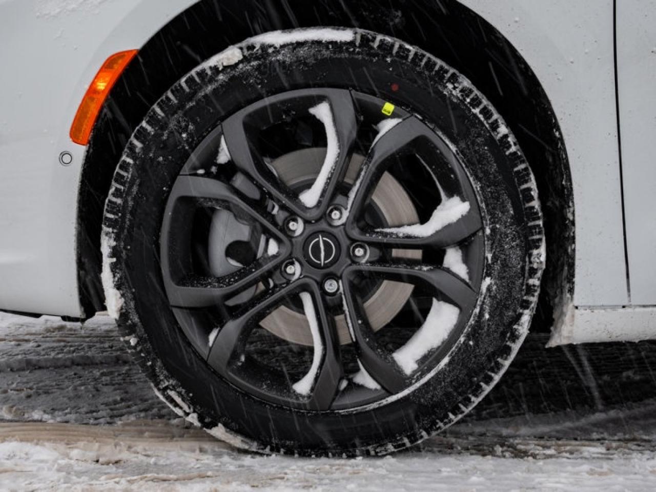 2026 Chrysler Pacifica Select Photo