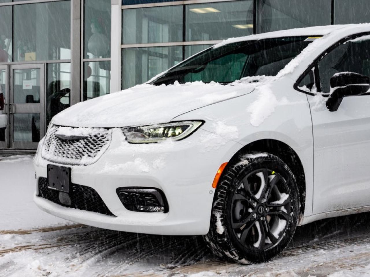 2026 Chrysler Pacifica Select Photo