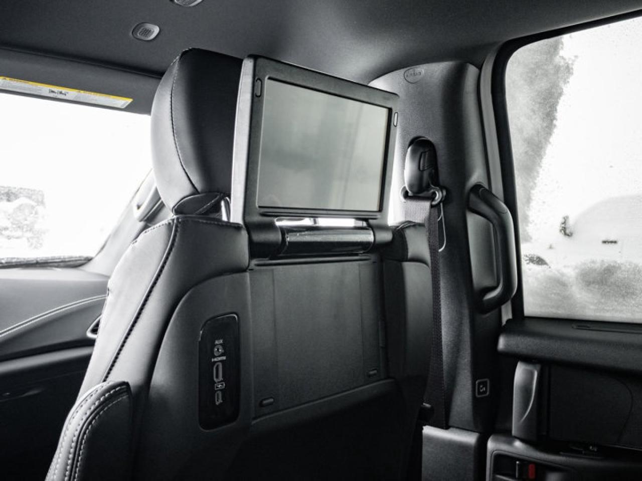 2026 Chrysler Pacifica Select Photo