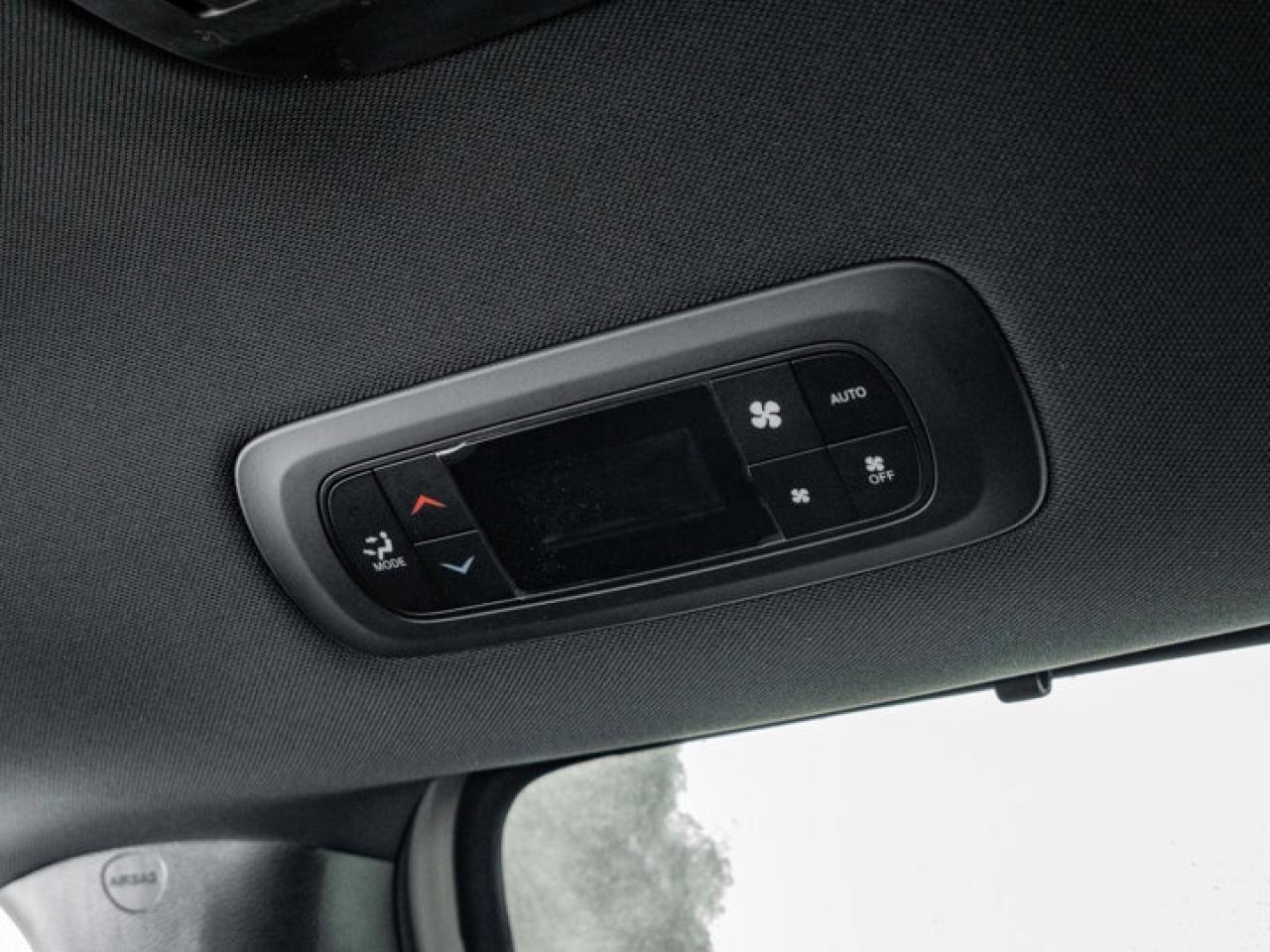 2026 Chrysler Pacifica Select Photo