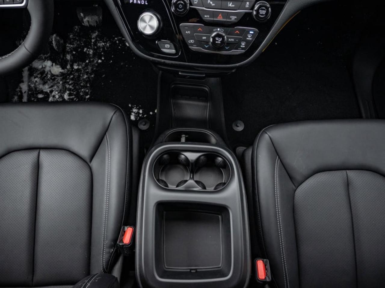 2026 Chrysler Pacifica Select Photo