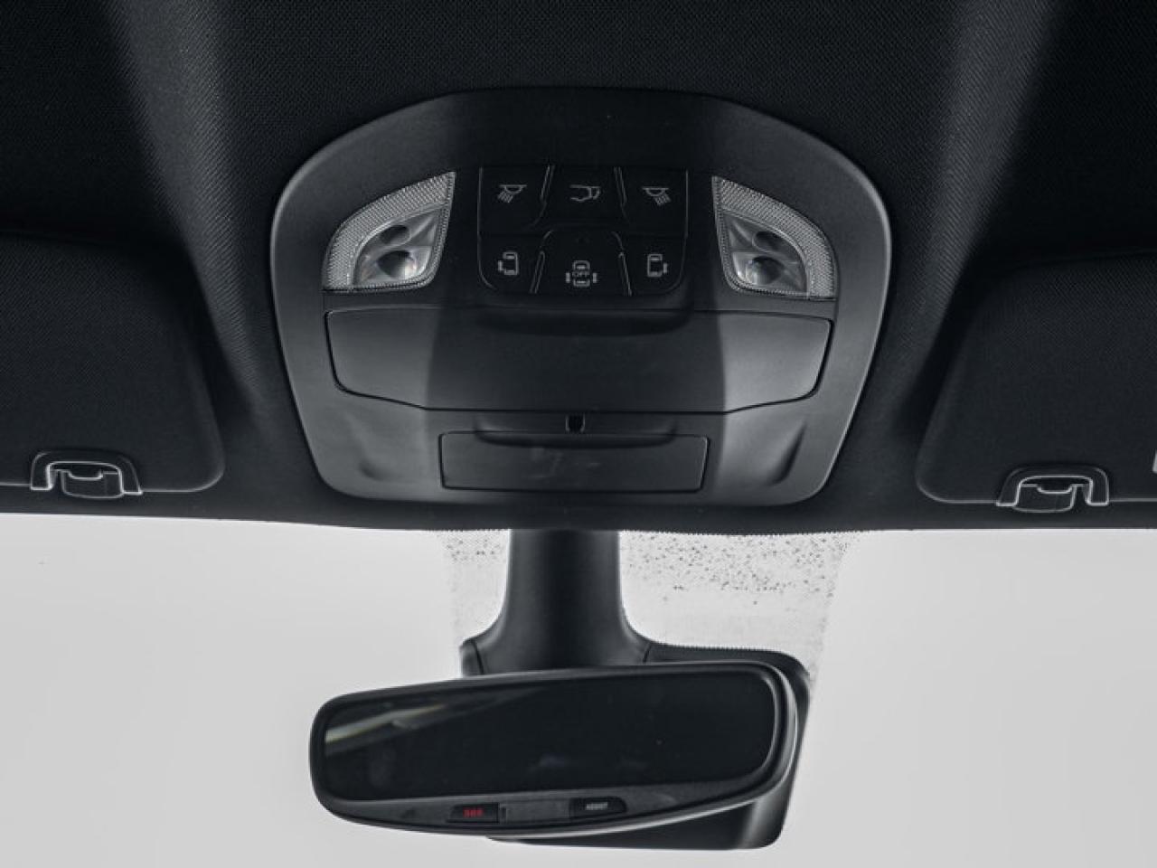 2026 Chrysler Pacifica Select Photo